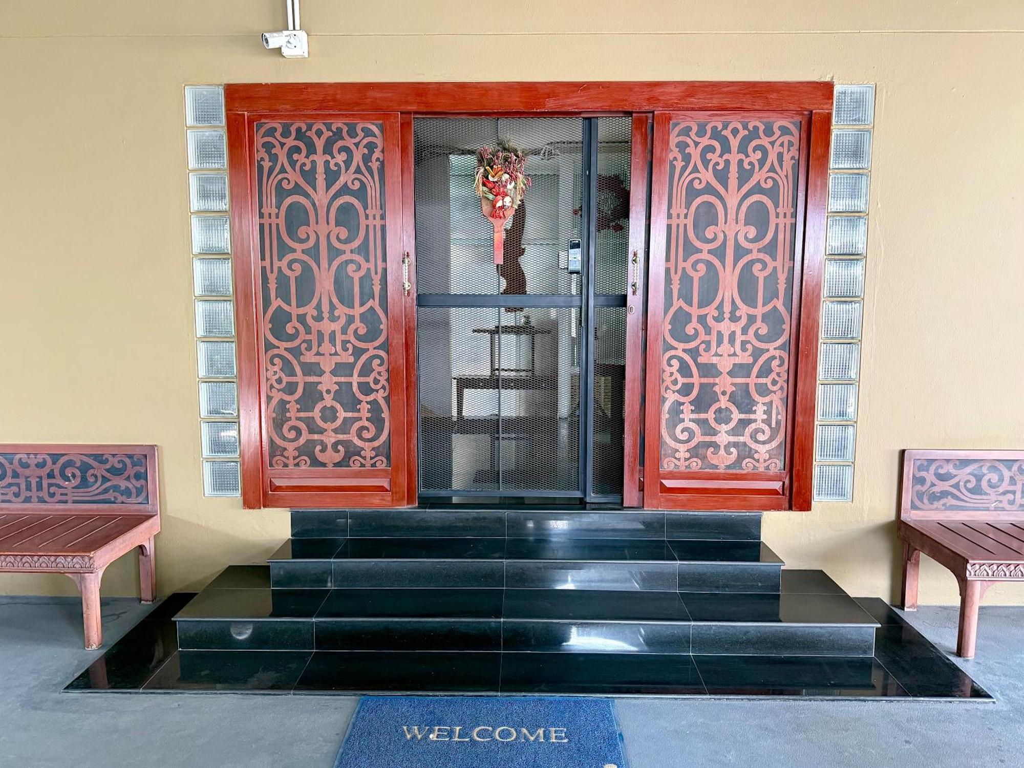 Samsen Suites Spacious 2Br Contemporary Thai Style Бангкок Экстерьер фото