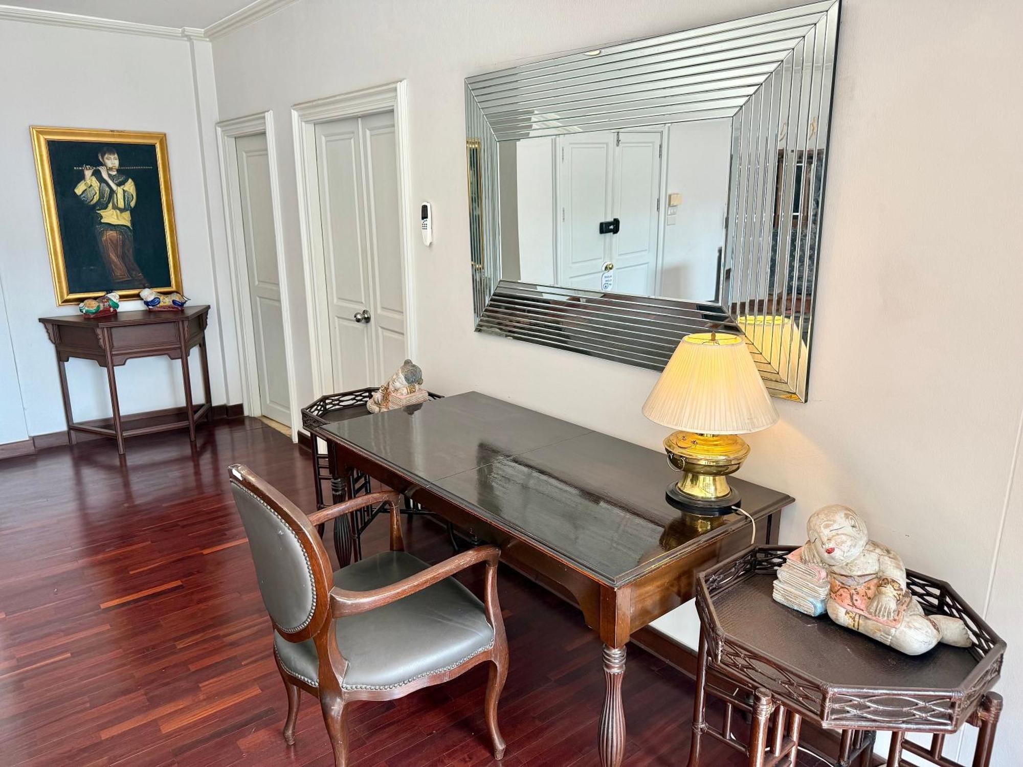 Samsen Suites Spacious 2Br Contemporary Thai Style Бангкок Экстерьер фото