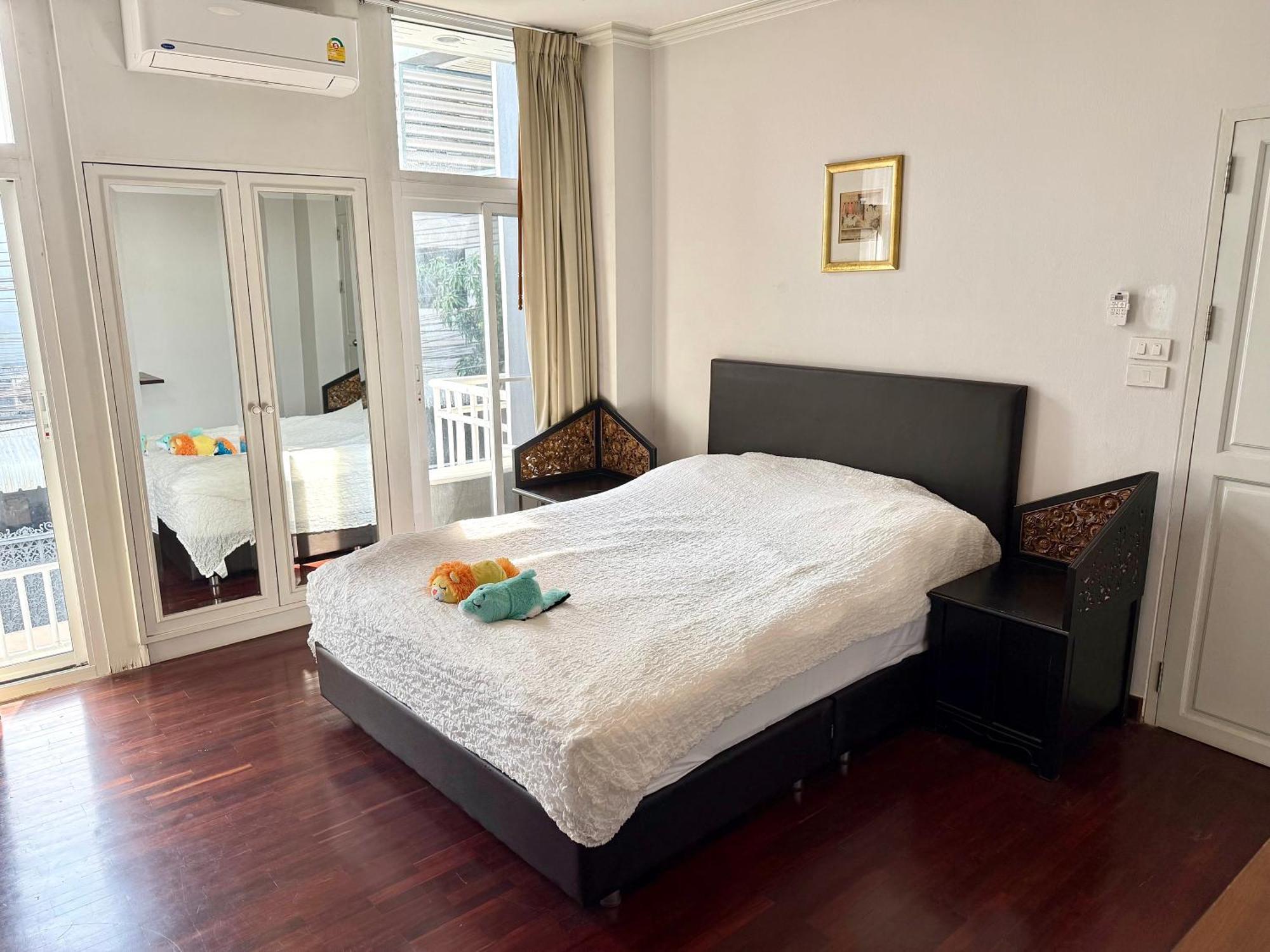 Samsen Suites Spacious 2Br Contemporary Thai Style Бангкок Экстерьер фото